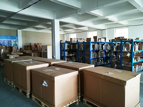 SR空壓機(jī)后端過濾器倉(cāng)庫(kù)備貨